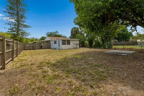 517 Hampton Avenue NE St Petersburg FL 33703