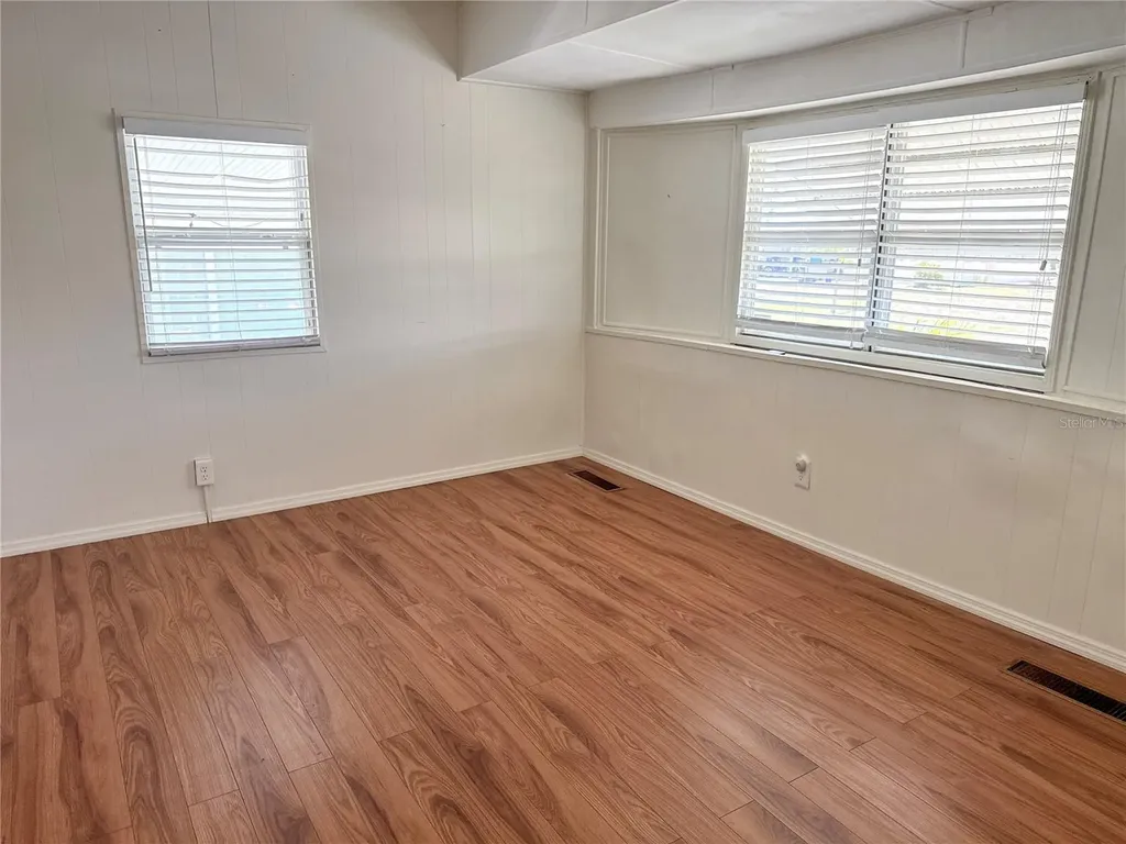 425 Mount Piney Avenue NE St Petersburg FL 33702