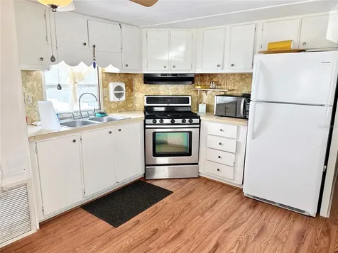 425 Mount Piney Avenue NE St Petersburg FL 33702