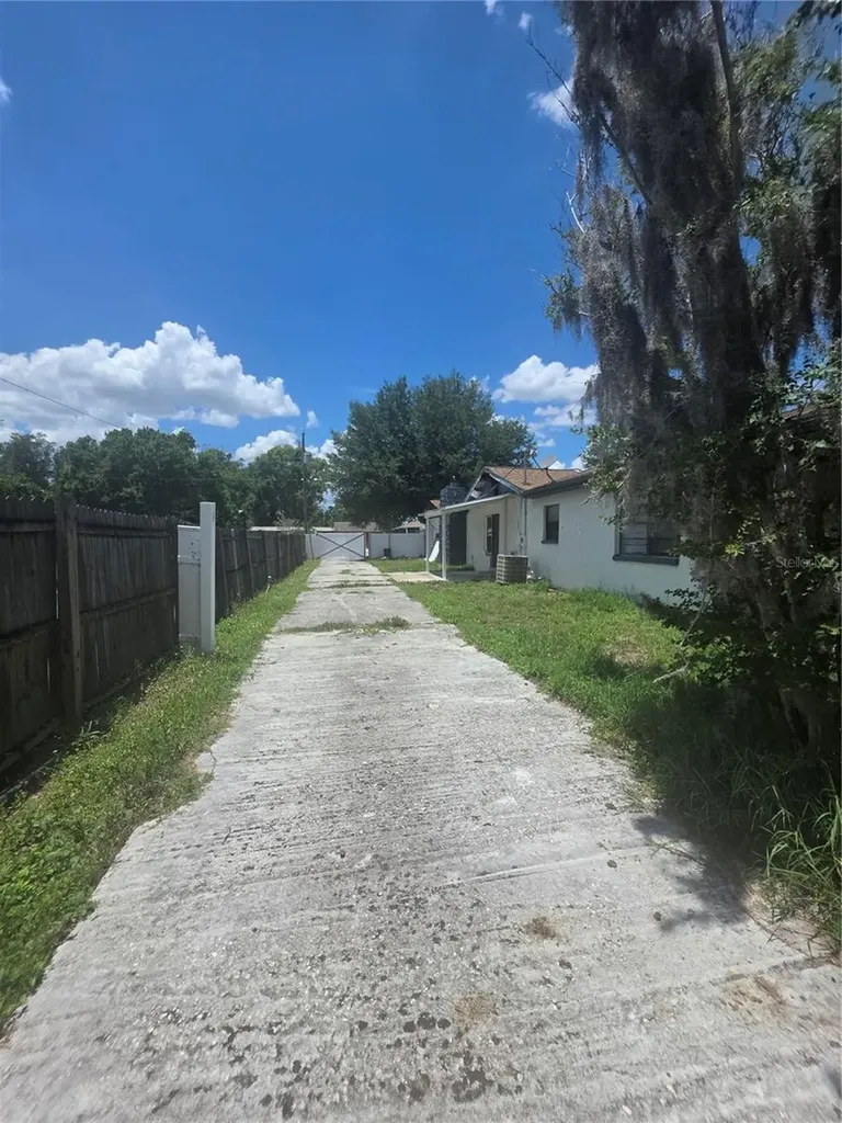 12521 Pittsfield Avenue Tampa FL 33624