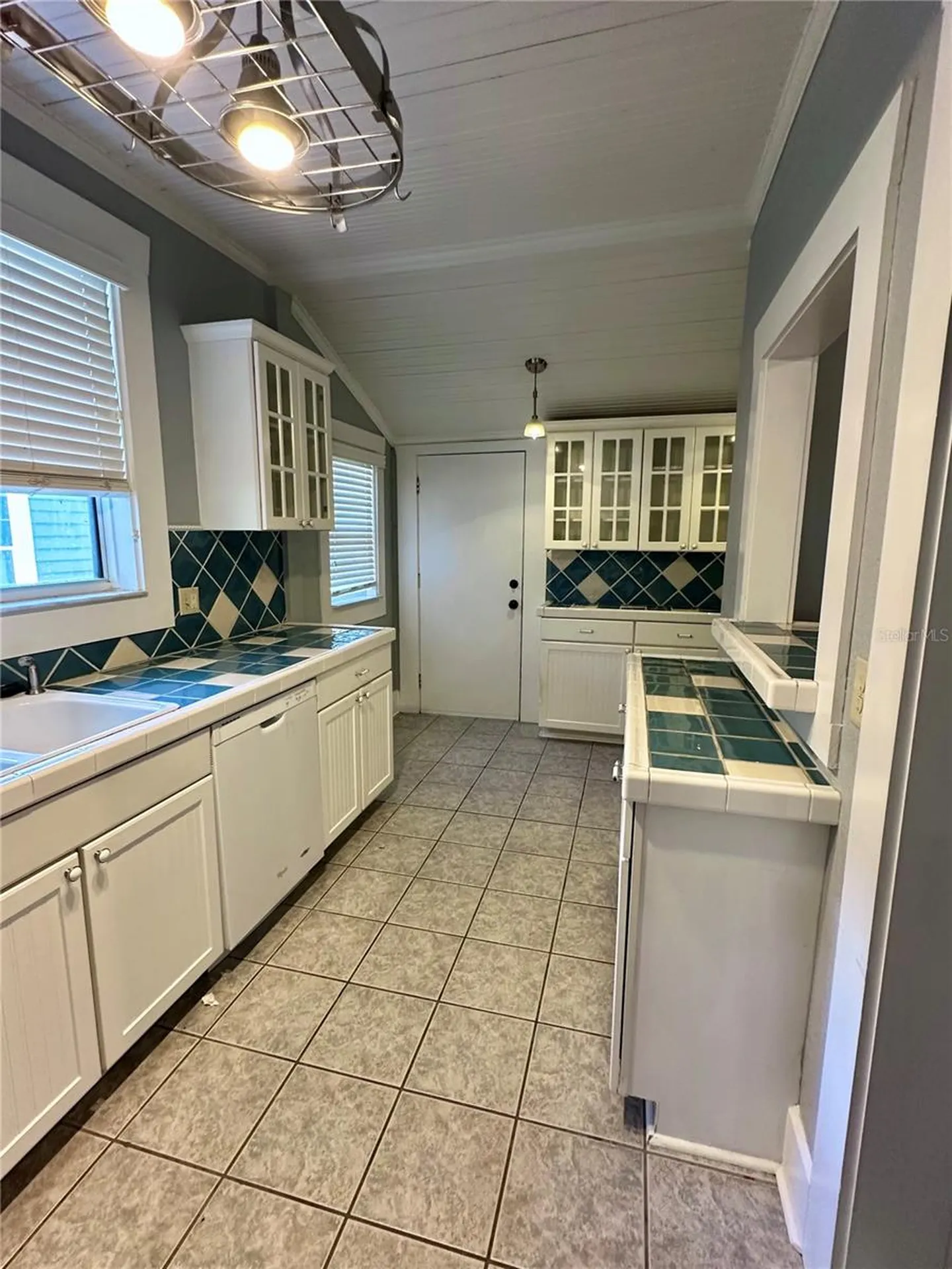 1209 E Comanche Avenue Tampa FL 33604