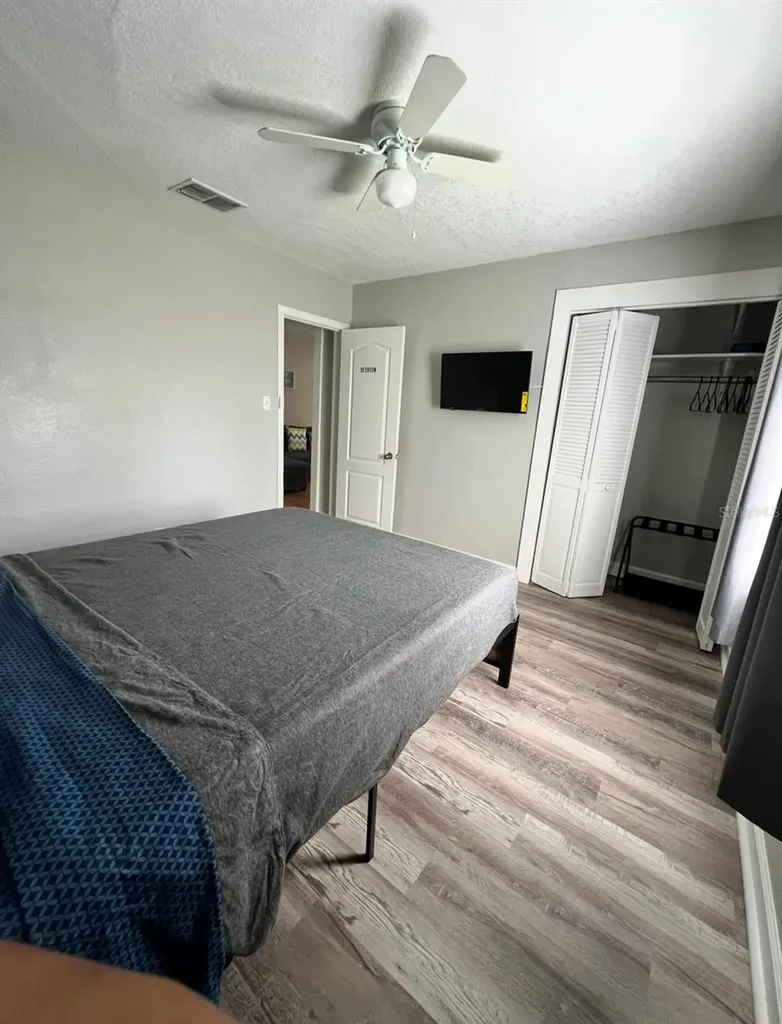 3910 E Ellicott Street Tampa FL 33610