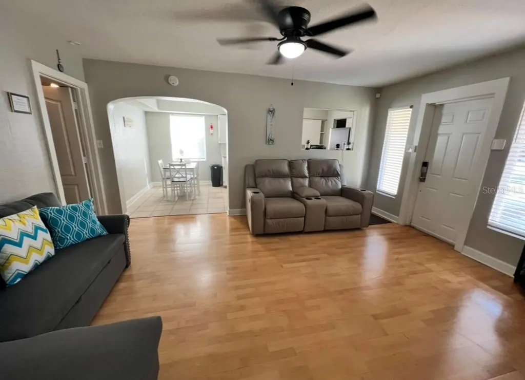 3910 E Ellicott Street Tampa FL 33610
