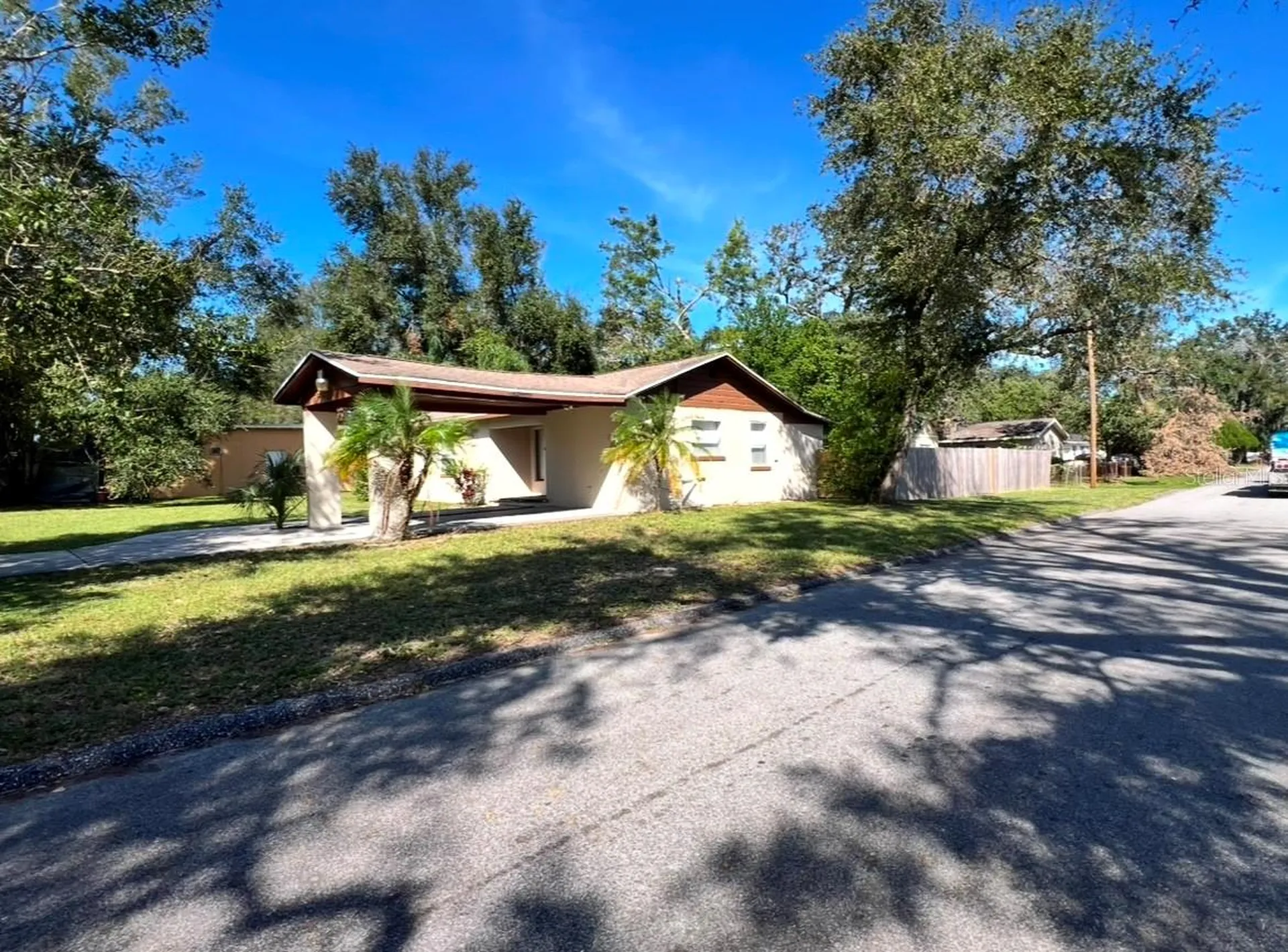 3910 E Ellicott Street Tampa FL 33610