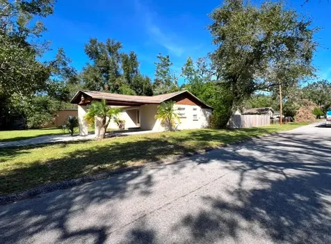 3910 E Ellicott Street Tampa FL 33610