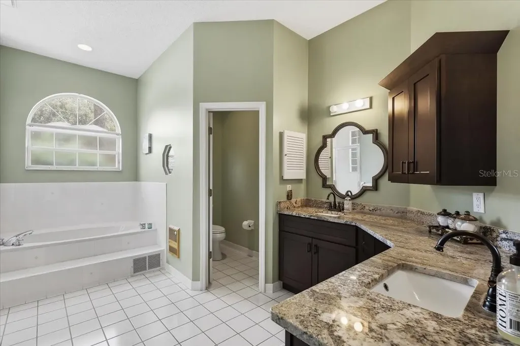11 Cayuga Court Palm Coast FL 32137