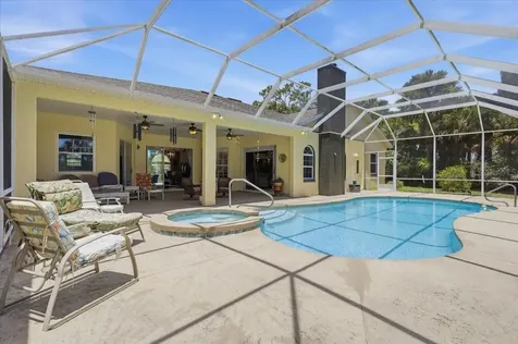 11 Cayuga Court Palm Coast FL 32137