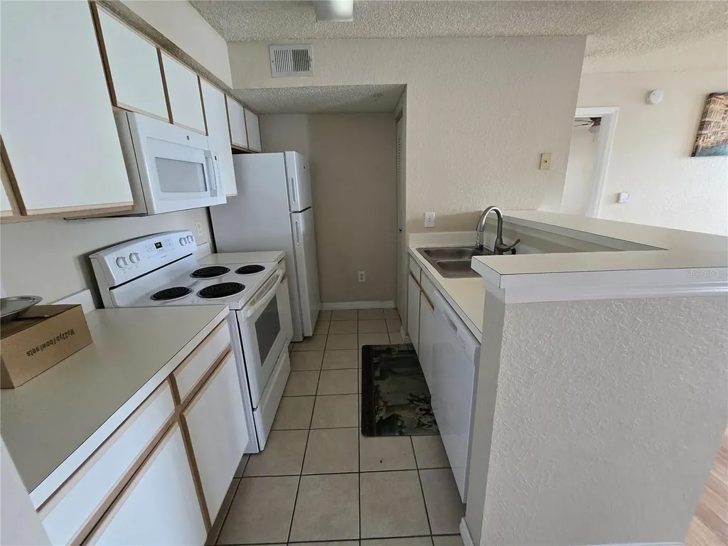 2201 Key West Court Kissimmee FL 34741