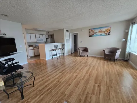 2201 Key West Court Kissimmee FL 34741