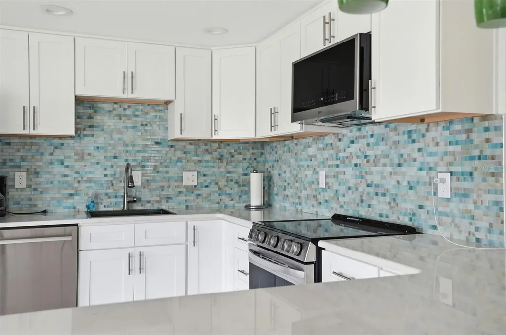 13840 Barnard Avenue Hudson FL 34667