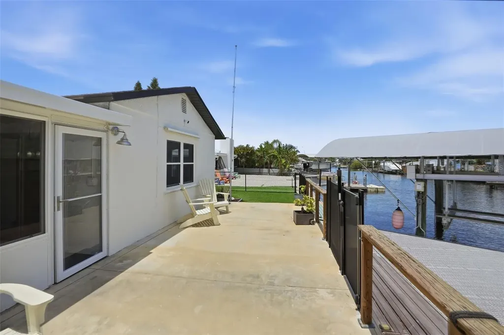 13840 Barnard Avenue Hudson FL 34667