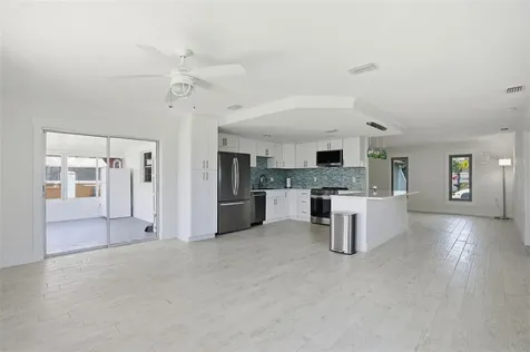 13840 Barnard Avenue Hudson FL 34667