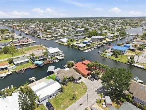 13840 Barnard Avenue Hudson FL 34667
