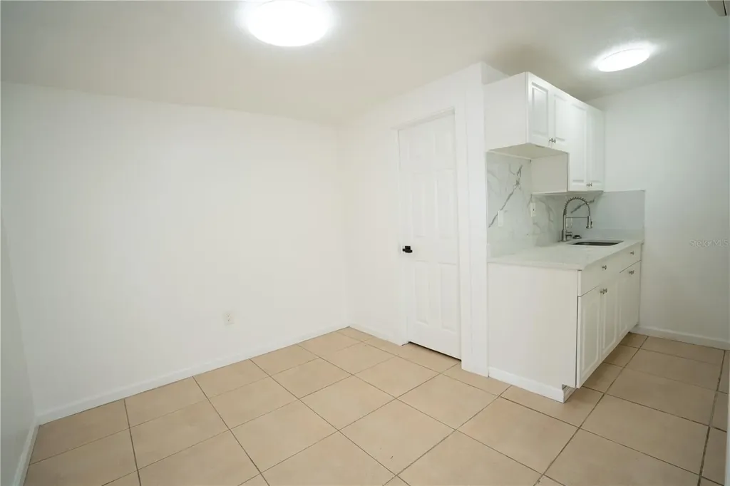 6002 W Clifton Street Tampa FL 33634