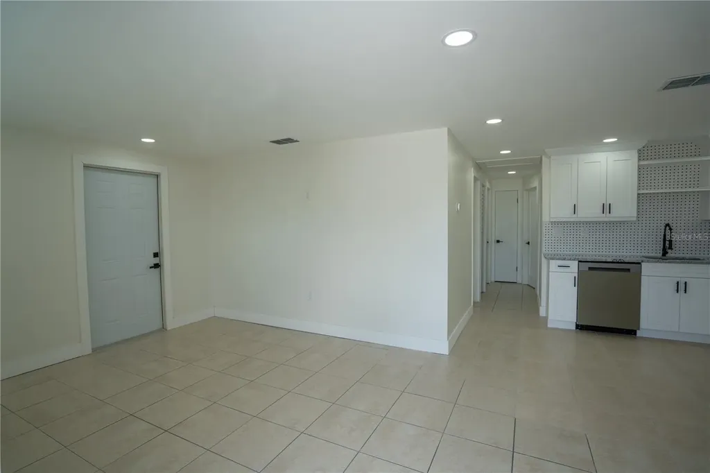 6002 W Clifton Street Tampa FL 33634