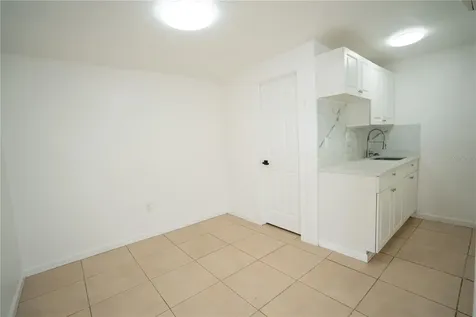6002 W Clifton Street Tampa FL 33634