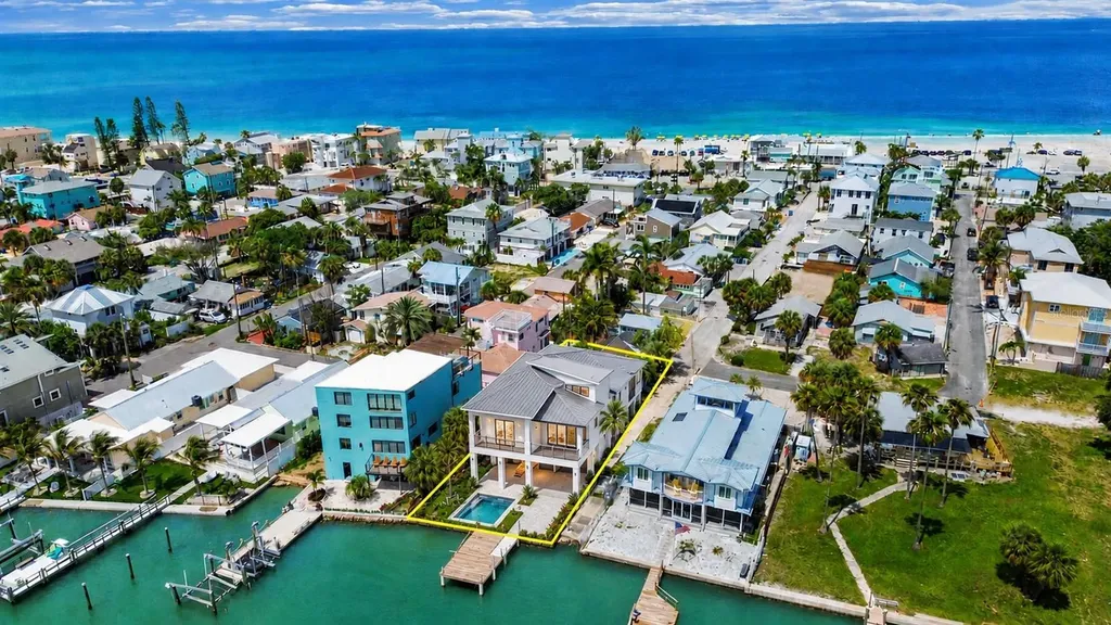 201 90th Avenue Treasure Island FL 33706