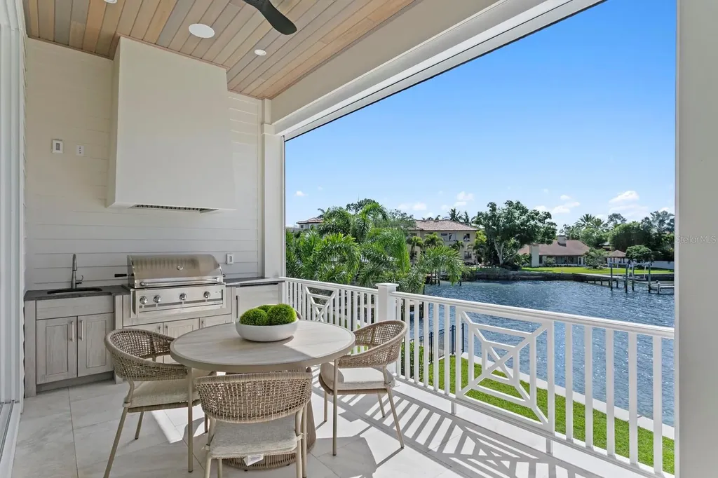 16 Sandpiper Road Tampa FL 33609