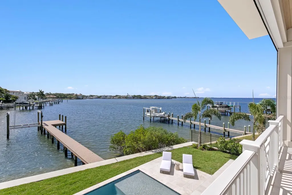 16 Sandpiper Road Tampa FL 33609