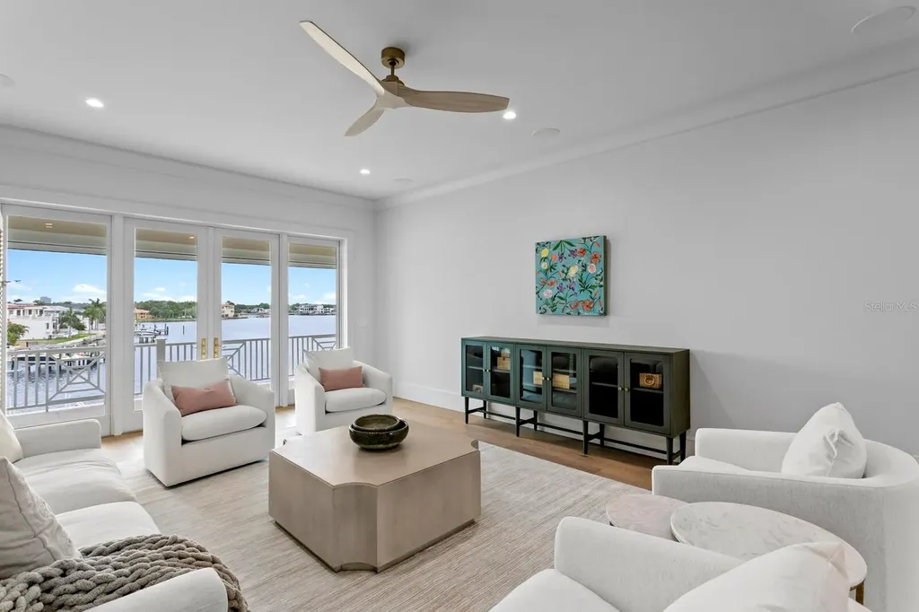 16 Sandpiper Road Tampa FL 33609