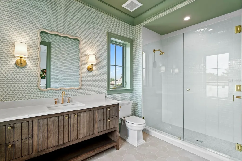 16 Sandpiper Road Tampa FL 33609