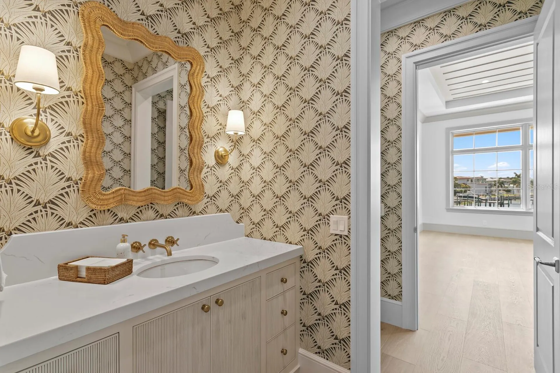16 Sandpiper Road Tampa FL 33609