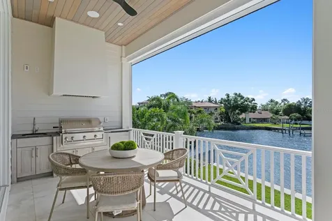 16 Sandpiper Road Tampa FL 33609