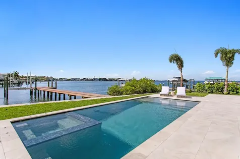 16 Sandpiper Road Tampa FL 33609