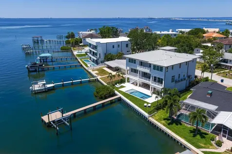 16 Sandpiper Road Tampa FL 33609