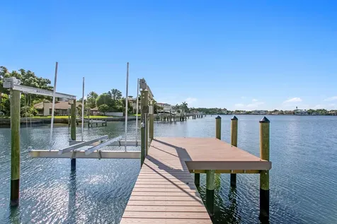 16 Sandpiper Road Tampa FL 33609