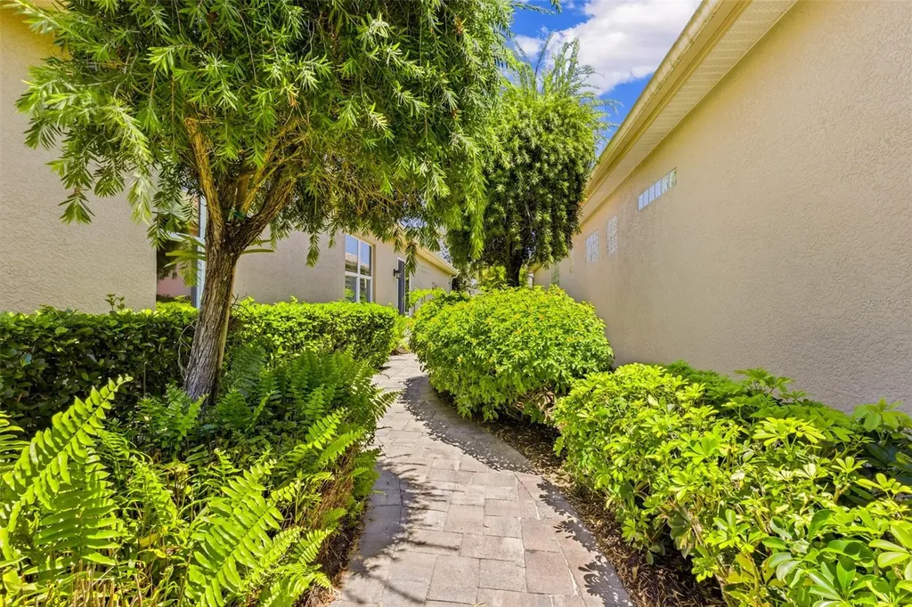5010 Tobermory Way Bradenton FL 34211