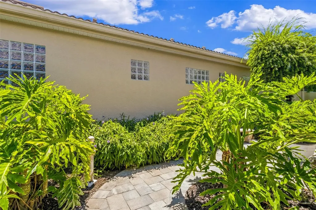 5010 Tobermory Way Bradenton FL 34211