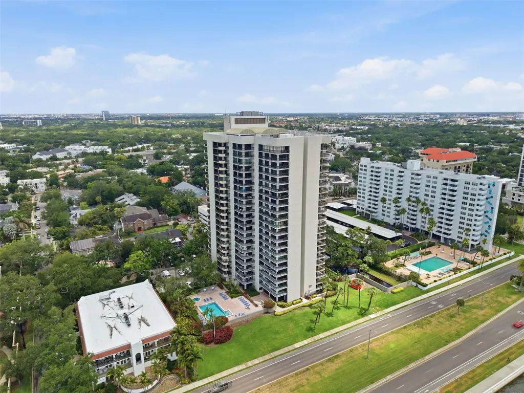 2413 Bayshore Boulevard Tampa FL 33629