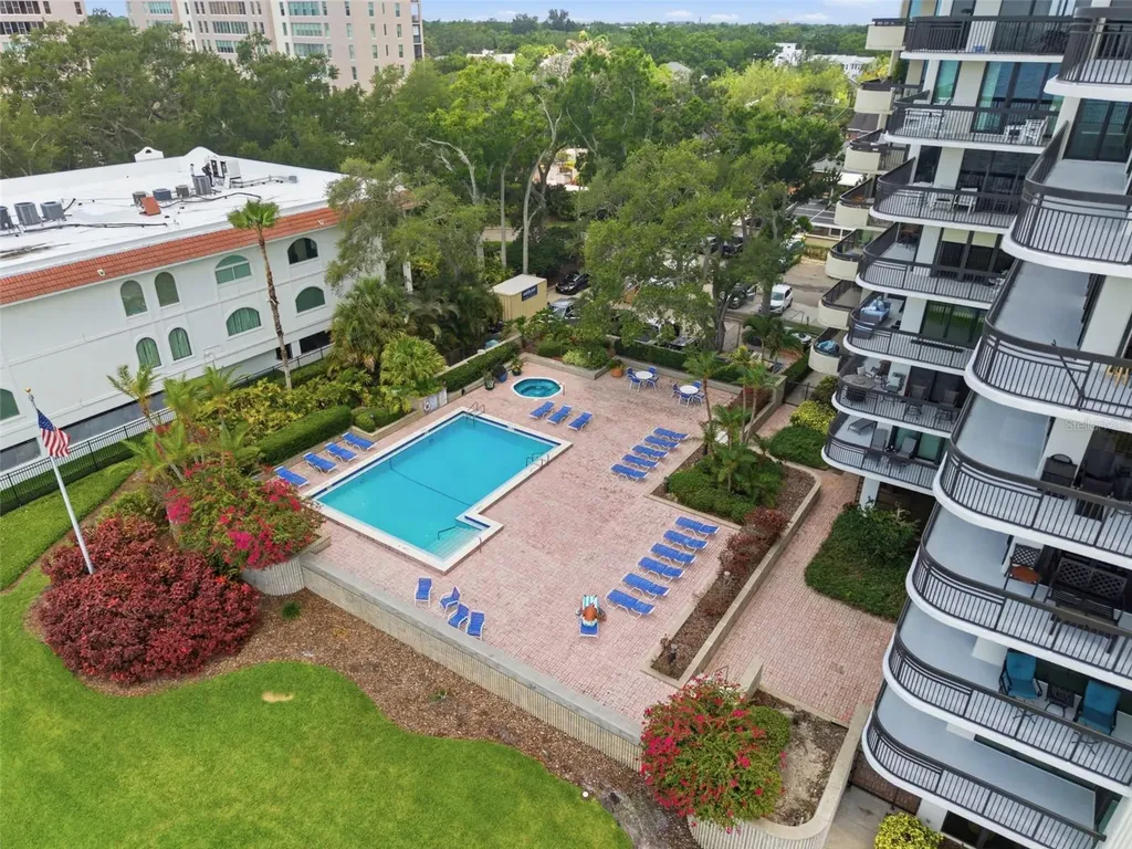 2413 Bayshore Boulevard Tampa FL 33629