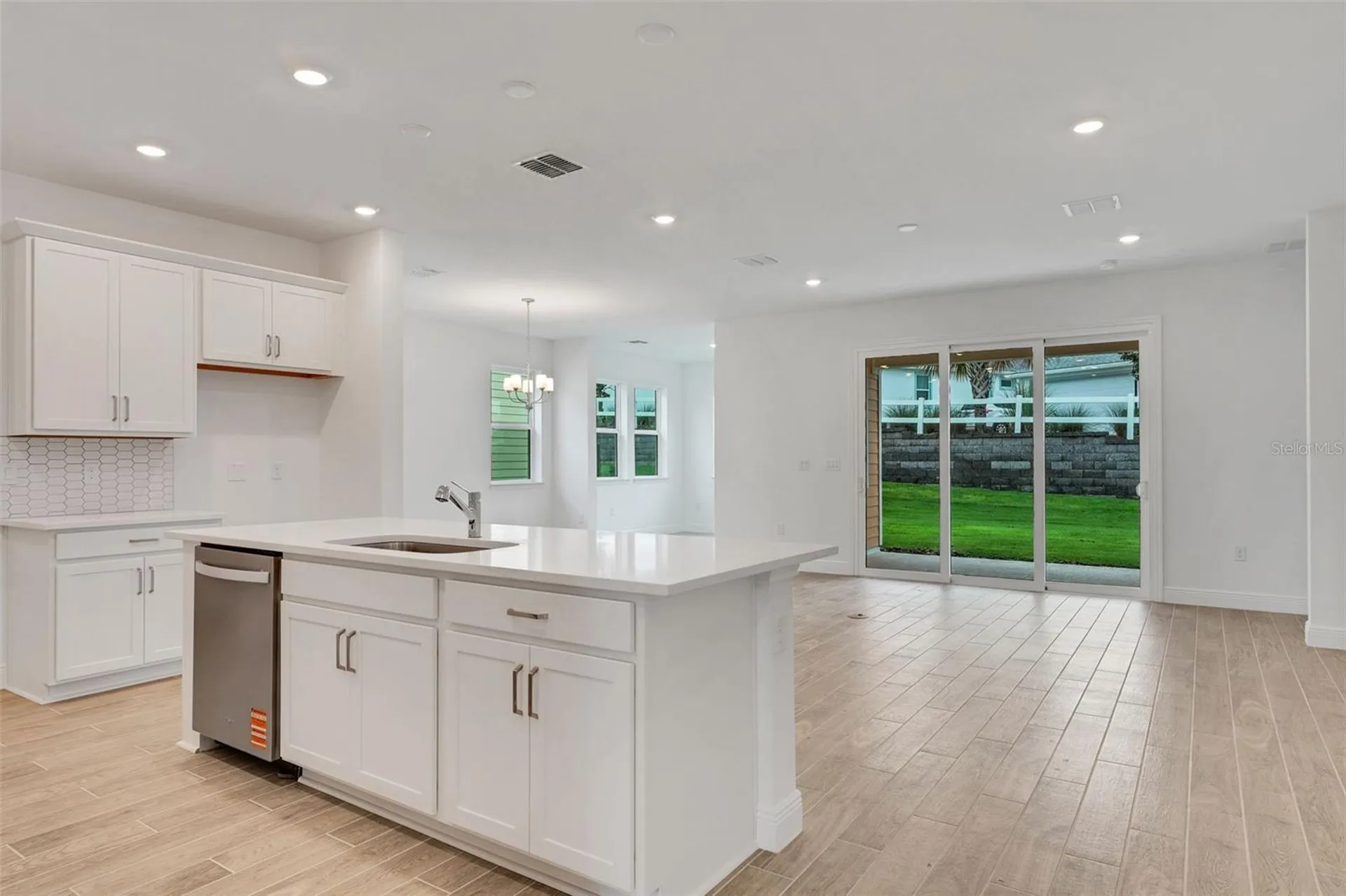 1002 Fiesta Key Circle Lady Lake FL 32159