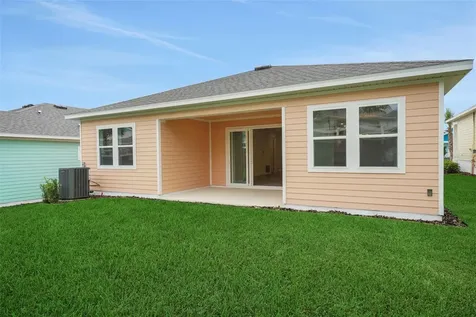 1002 Fiesta Key Circle Lady Lake FL 32159
