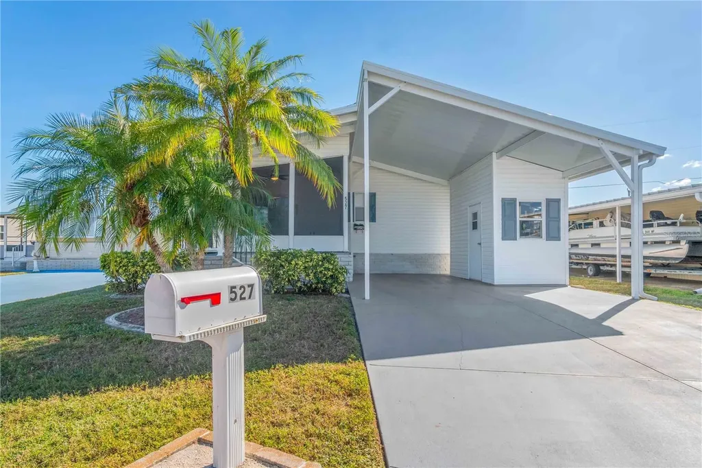 527 Fleetwood Street North Port FL 34287