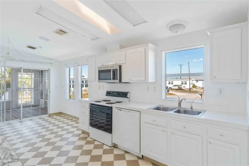 527 Fleetwood Street North Port FL 34287