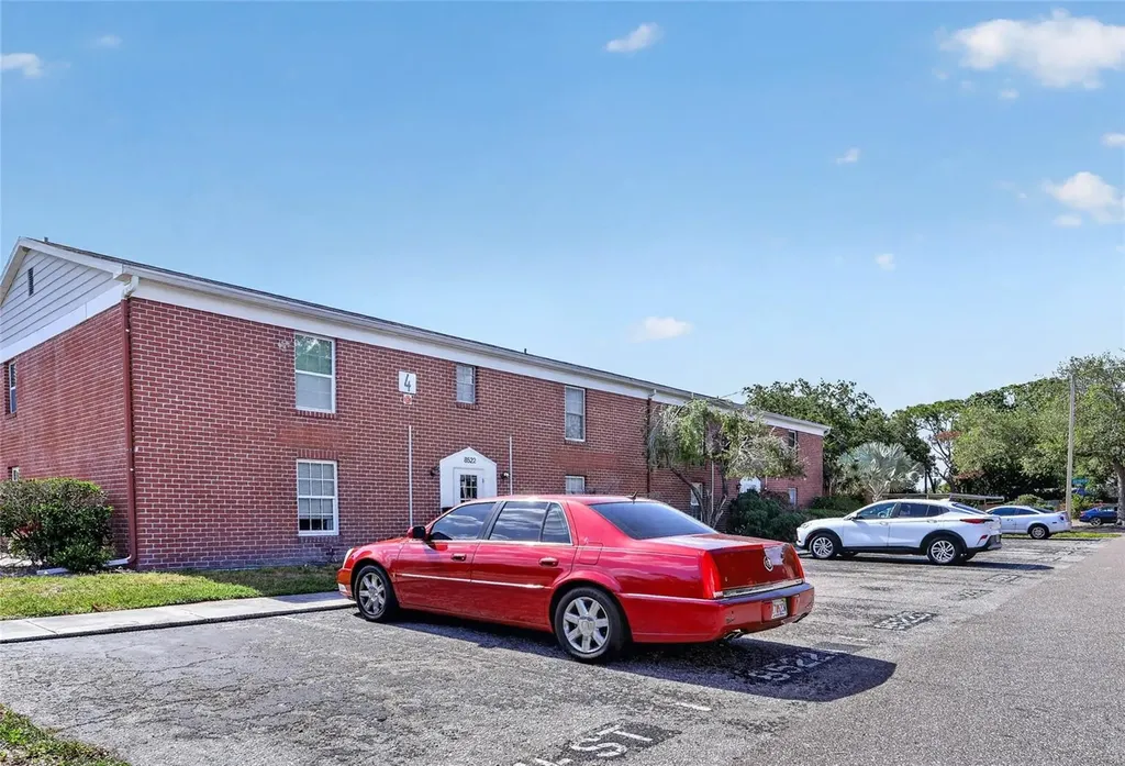 8542 10th Street N St Petersburg FL 33702