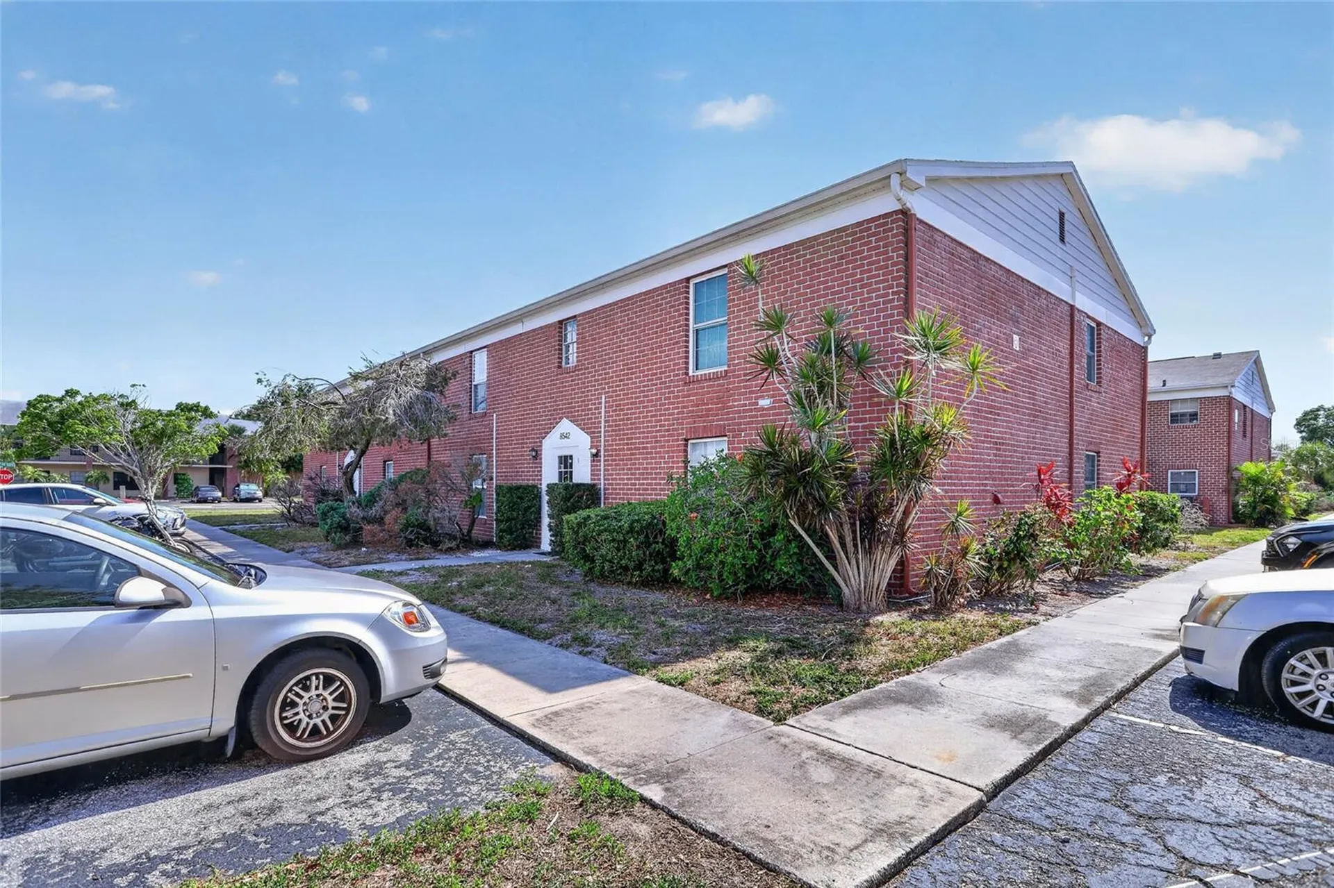 8542 10th Street N St Petersburg FL 33702