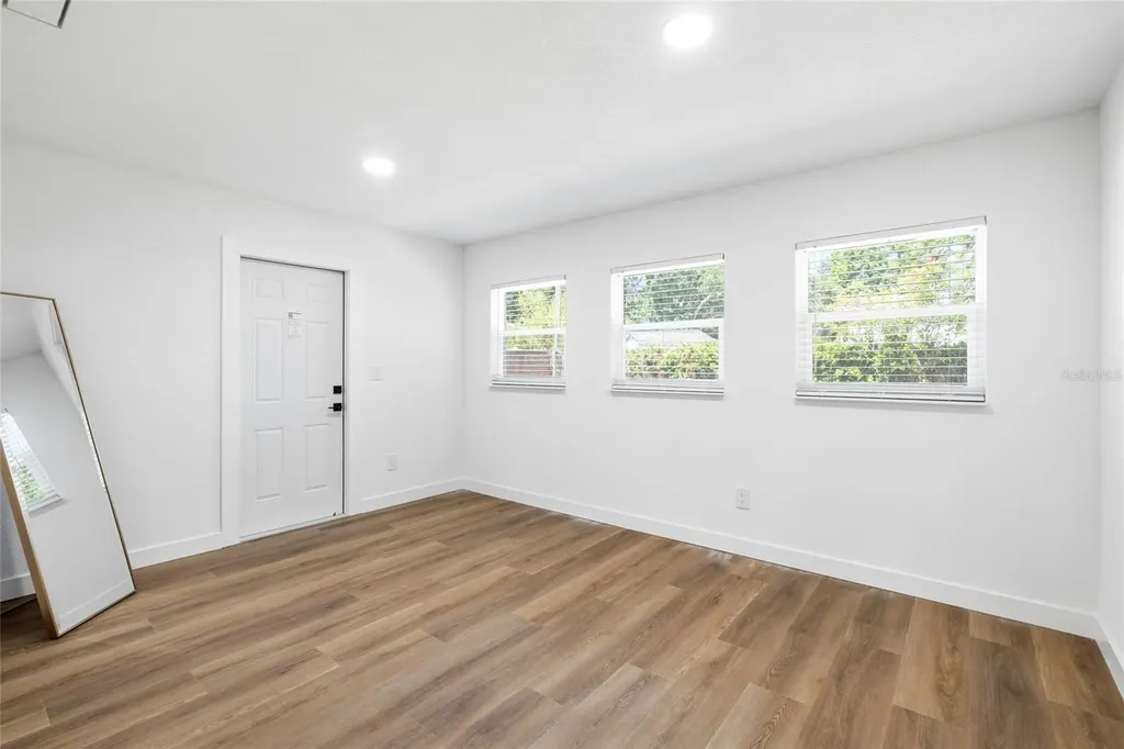 4513 S Hesperides Street Tampa FL 33611