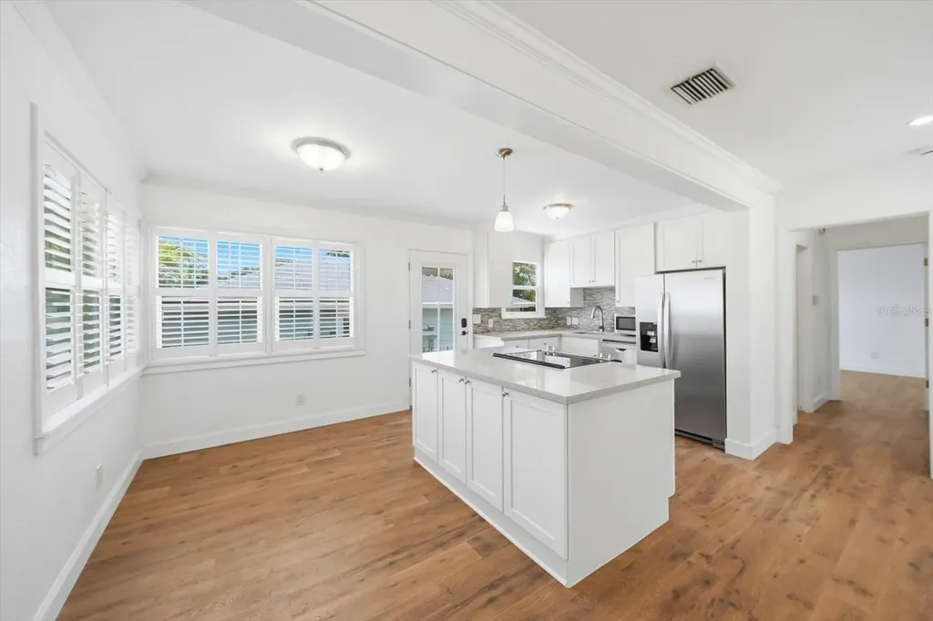 5617 30th Avenue S Gulfport FL 33707