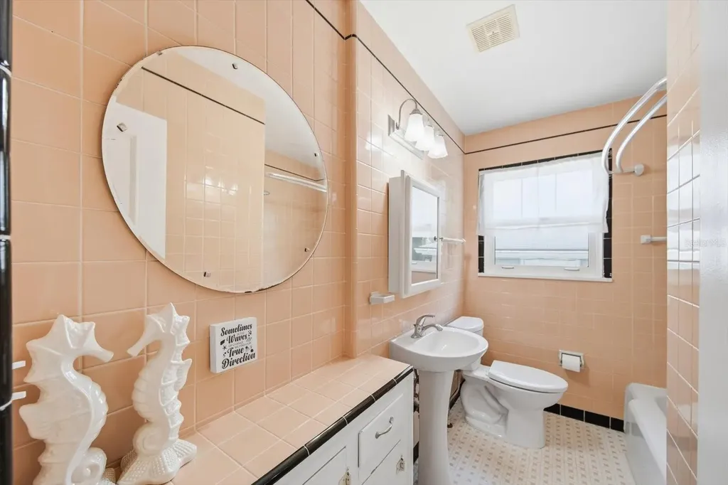5617 30th Avenue S Gulfport FL 33707