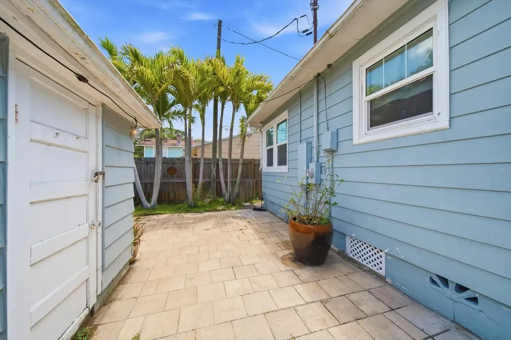 5617 30th Avenue S Gulfport FL 33707