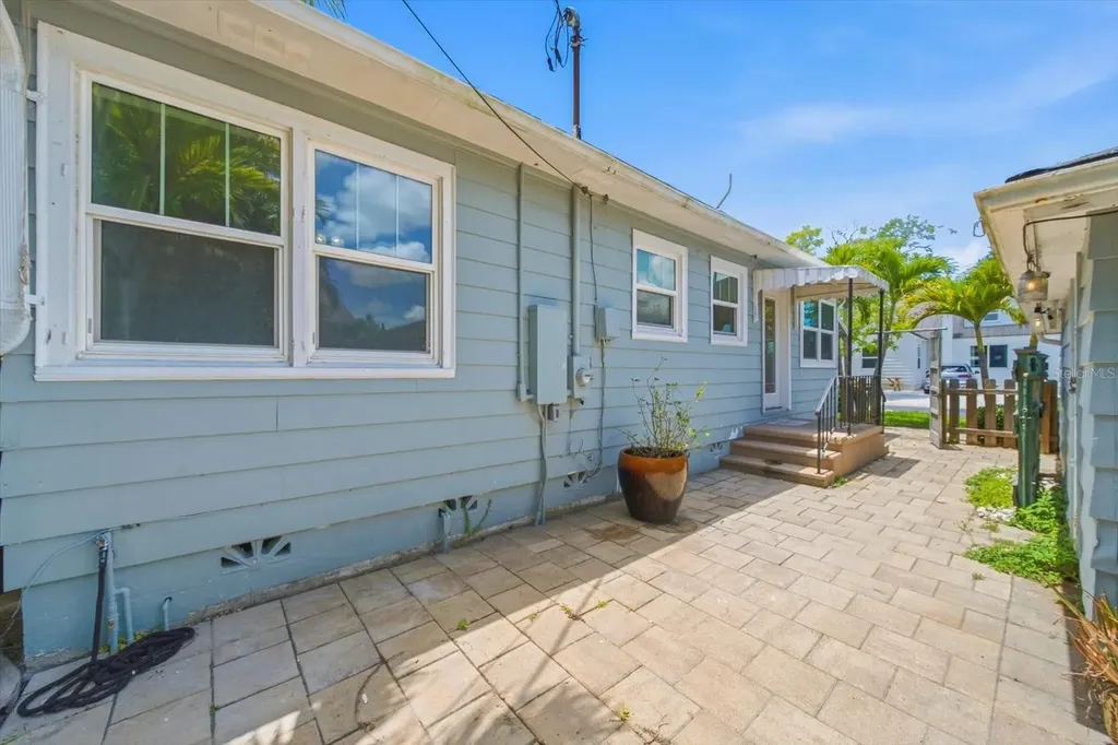 5617 30th Avenue S Gulfport FL 33707