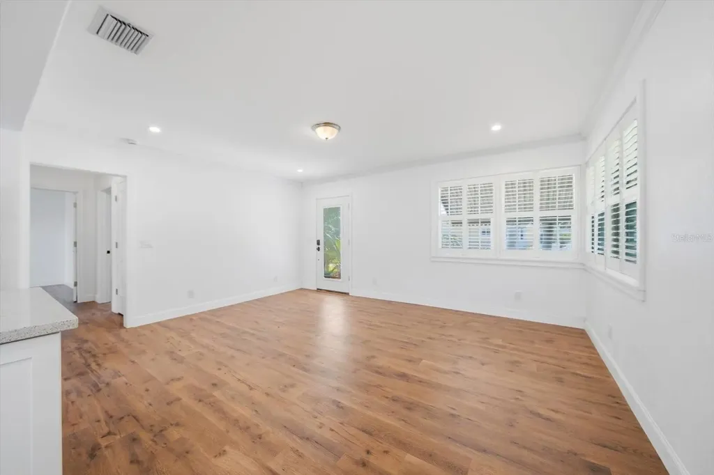 5617 30th Avenue S Gulfport FL 33707