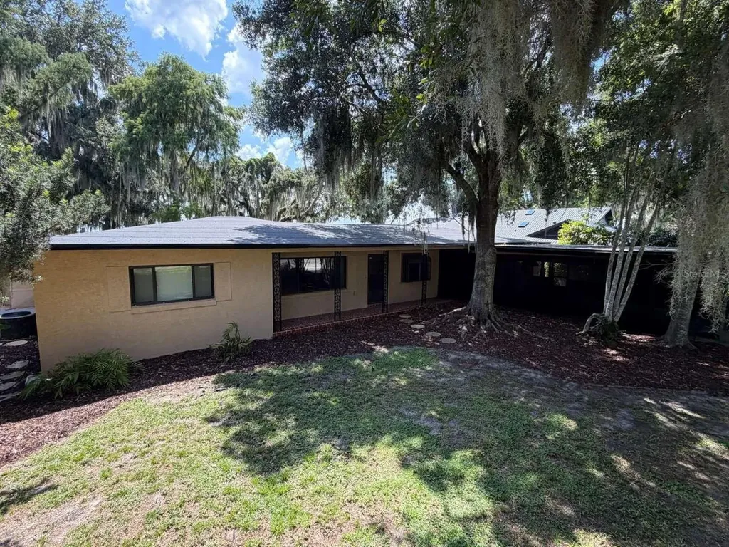 930 Shore Drive Kissimmee FL 34744
