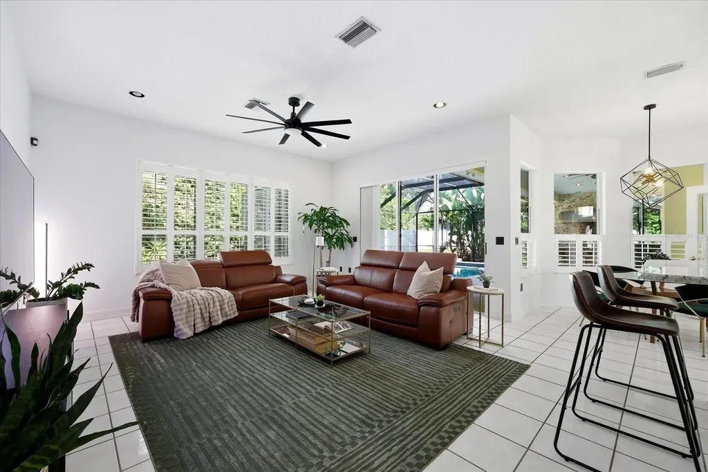 1038 Wideview Avenue Tarpon Springs FL 34689