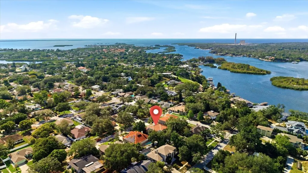 1038 Wideview Avenue Tarpon Springs FL 34689