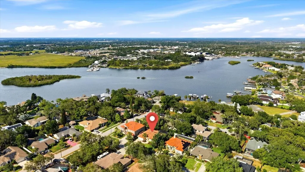 1038 Wideview Avenue Tarpon Springs FL 34689